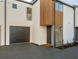 View profile: ST. ALBANS - MODERN 3 BEDROOM TOWNHOUSE WITH HEATPUMP