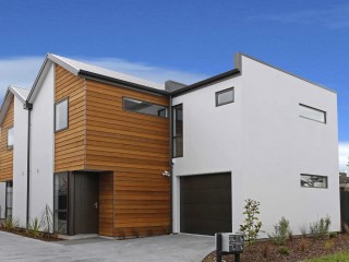 View profile: ST ALBANS - MODERN 3 X BEDROOM, 2 X BATHROOM TOWNHOUSE, WHITEWARE INCLUDED
