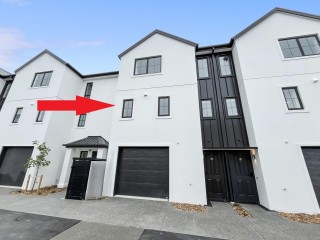 View profile: CITY CENTRE - BRAND NEW THREE BEDROOM THREE BATHROOM TOWNHOUSE WITH GARAGE