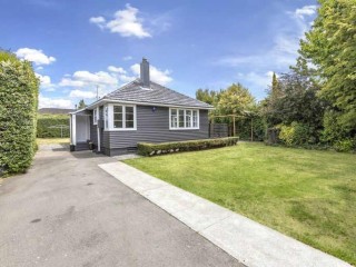 View profile: RANGIORA -  MODERN, TIDY, THREE DOUBLE BEDROOMS, ONE BATHROOM